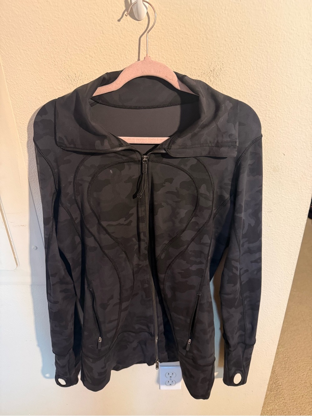 Lululemon Define Jacket Size 12 Black Camo Full Zip Thumbholes